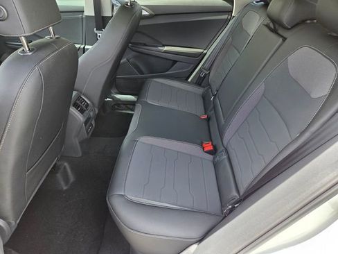 New 2026 Volkswagen Taos SE FWD image 8