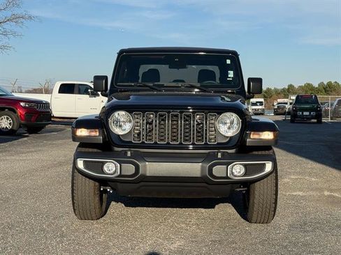 Certified 2025 Jeep Gladiator Sport image 8