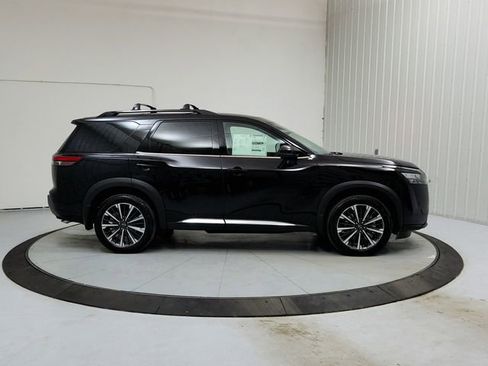 New 2026 Nissan Pathfinder Platinum image 8