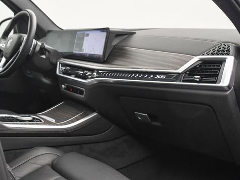 Used 2024 BMW X5 xDrive40i w/ Parking Assistance Package image 21