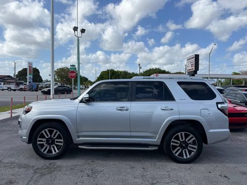 Used 2018 Toyota 4Runner Limited AWD/4WD image 2