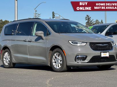 Used 2022 Chrysler Pacifica Touring-L