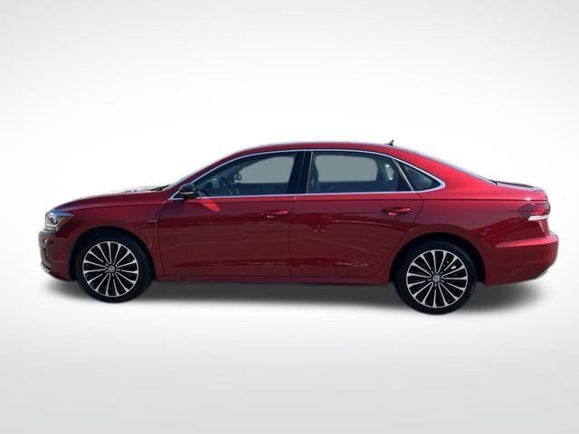 Used 2022 Volkswagen Passat 2.0T FWD image 4