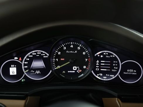 Certified 2023 Porsche Cayenne Turbo S AWD/4WD image 33