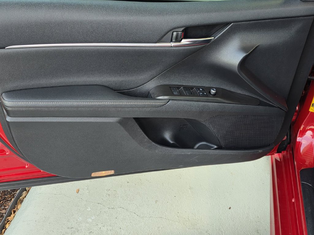 Used 2022 Toyota Camry XSE FWD image 28