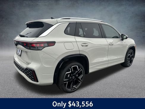 New 2026 Volkswagen Tiguan SEL R-Line image 5