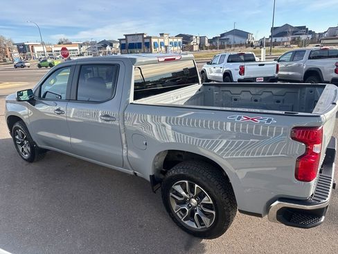 Used 2024 Chevrolet Silverado 1500 LT image 2