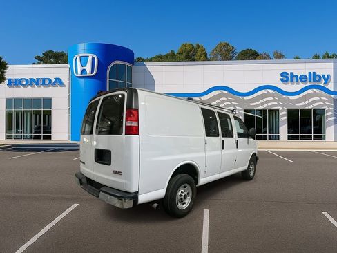 Used 2024 GMC Savana 2500 w/ Driver Convenience Package image 8