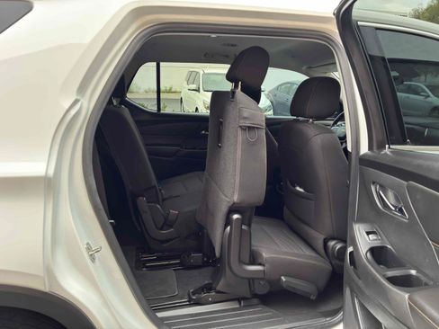 Used 2020 Chevrolet Traverse LS FWD image 54