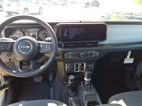 New 2026 Jeep Gladiator Sport AWD/4WD image 16