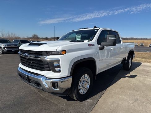 Certified 2024 Chevrolet Silverado 2500 LT image 3