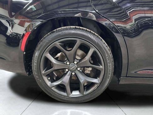 Used 2022 Chrysler 300 Touring w/ Sport Appearance Package RWD image 54