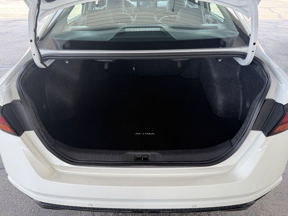 Used 2025 Nissan Altima 2.5 SR w/ SR Premium Package FWD image 26