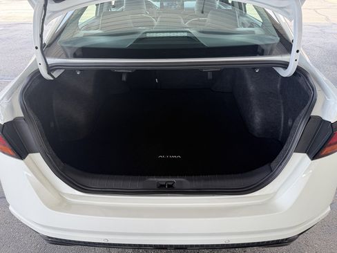 Used 2025 Nissan Altima 2.5 SR w/ SR Premium Package FWD image 26