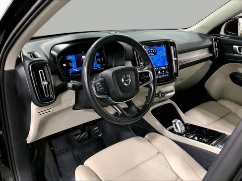 Used 2023 Volvo XC40 B5 Plus w/ Climate Package AWD/4WD image 18