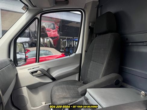 Used 2015 Mercedes-Benz Sprinter 2500 image 17