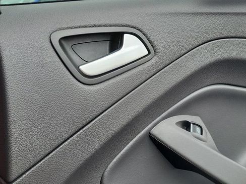 Used 2019 Ford Escape SE FWD image 7