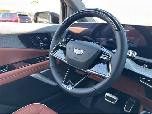 New 2026 Cadillac Optiq Luxury 2 image 8