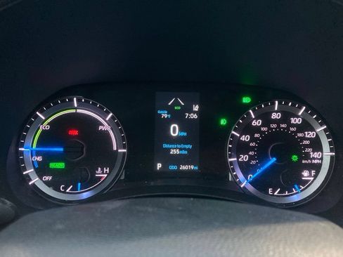 Used 2022 Toyota Highlander LE FWD image 15