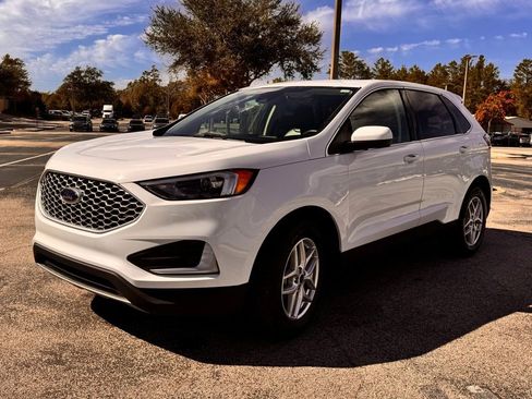 Used 2023 Ford Edge SEL image 3