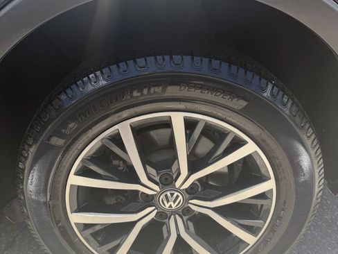 Used 2021 Volkswagen Tiguan S FWD image 9