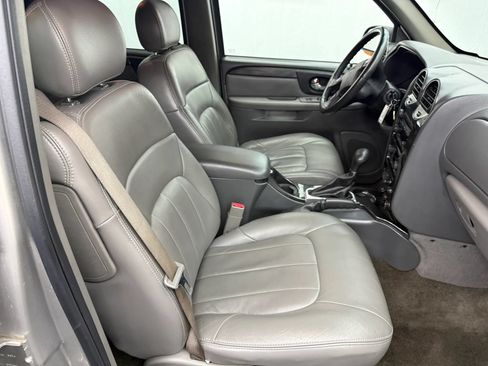 Used 2004 GMC Envoy XUV SLT w/ 1SD Preferred Equipment Group AWD/4WD image 6