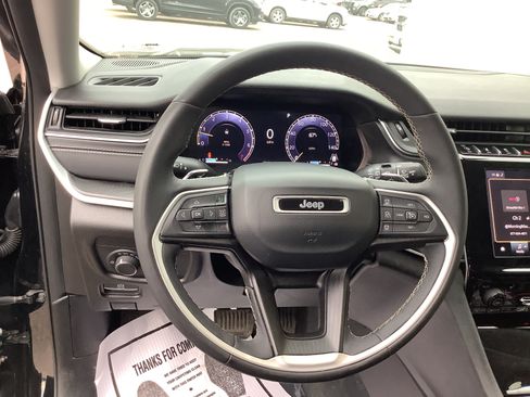 Used 2023 Jeep Grand Cherokee L Laredo w/ Luxury Tech Group I AWD/4WD image 13