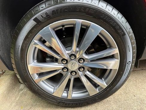 Certified 2024 Cadillac XT5 Premium Luxury AWD/4WD image 28