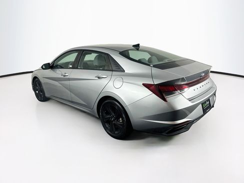 Used 2021 Hyundai Elantra SEL FWD image 5