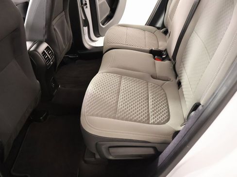 Used 2022 Ford Escape SE image 11