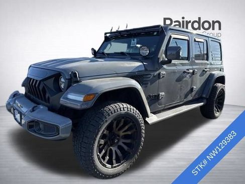 Used 2022 Jeep Wrangler Unlimited Sahara AWD/4WD image 3