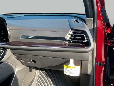 Used 2025 Chevrolet Traverse RS w/ LPO, Floor Liner Package AWD/4WD image 19