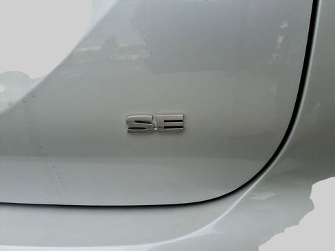 New 2025 Mitsubishi Outlander SE image 10