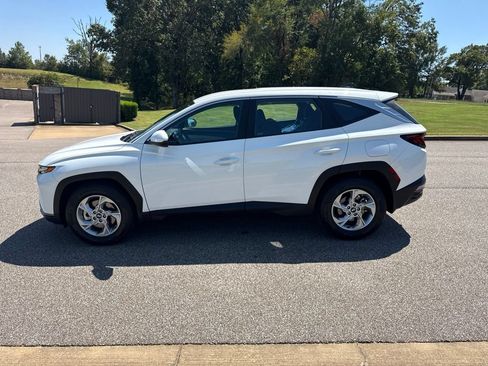 Used 2023 Hyundai Tucson SE FWD image 3