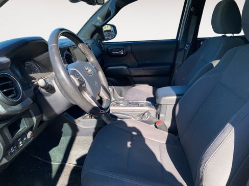 Used 2019 Toyota Tacoma TRD Off-Road image 7