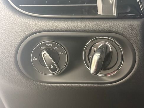 New 2026 Porsche Macan image 35