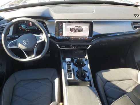 Certified 2024 Volkswagen Atlas Cross Sport SE w/ Black Wheel Package image 15