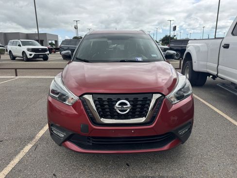 Used 2019 Nissan Kicks SR w/ SR Premium Package FWD image 1