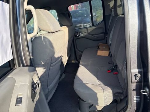 Used 2017 Nissan Frontier SV AWD/4WD image 18