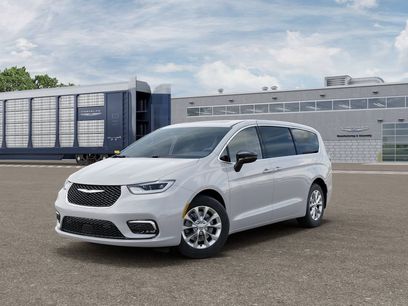 New 2026 Chrysler Pacifica Select