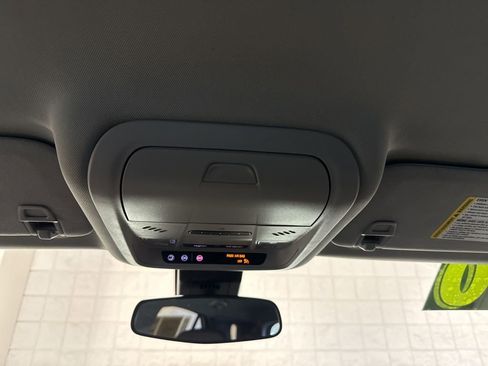 Used 2020 Chevrolet Equinox LT w/ Driver Convenience Package AWD/4WD image 27
