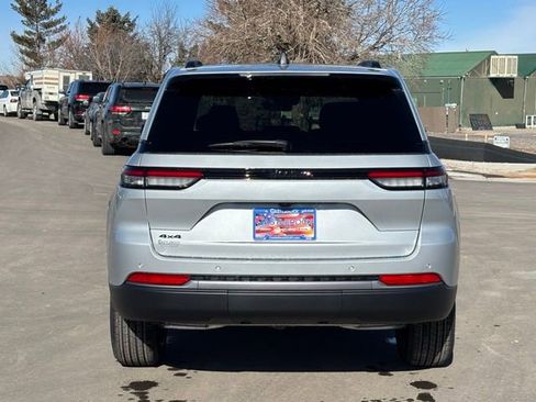 New 2026 Jeep Grand Cherokee 4WD image 4