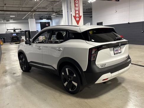 New 2025 Nissan Kicks SR w/ Illumination Package image 12