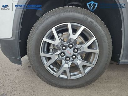 Used 2023 GMC Acadia SLT