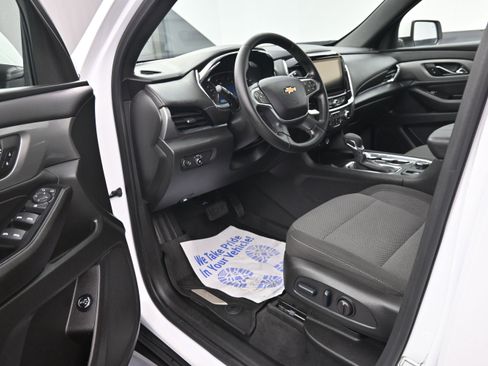 Used 2023 Chevrolet Traverse LT AWD/4WD image 9