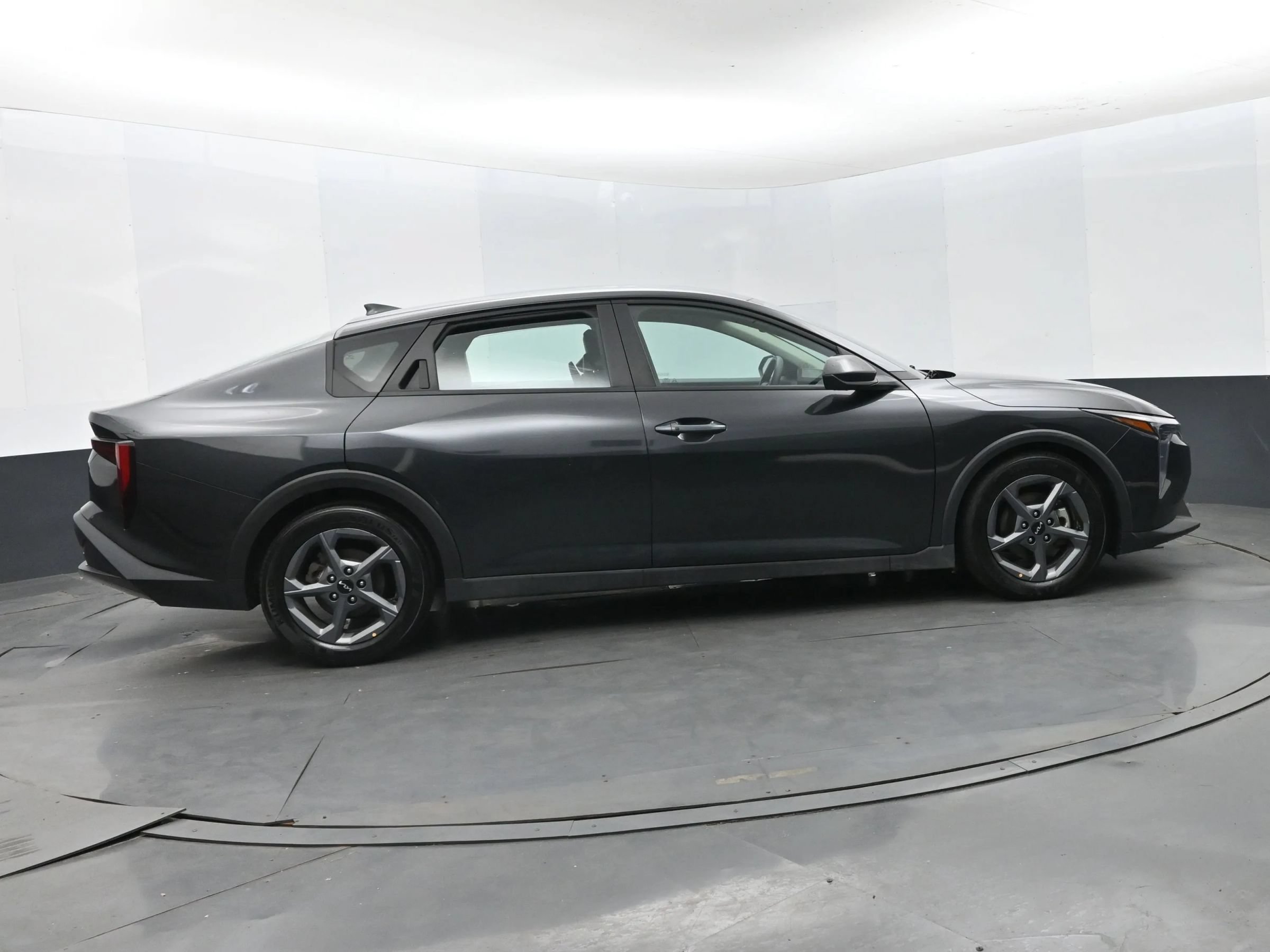 Used 2025 Kia K4 FWD image 4