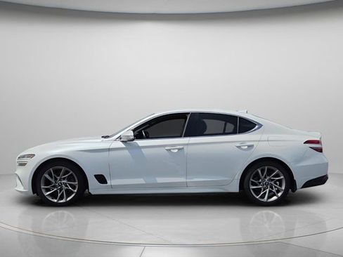 Used 2022 Genesis G70 2.0T RWD image 3