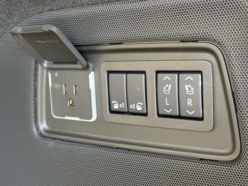 New 2026 Cadillac Escalade Luxury w/ Touring Package image 10