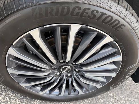 Used 2025 Nissan Armada Platinum Reserve AWD/4WD image 11
