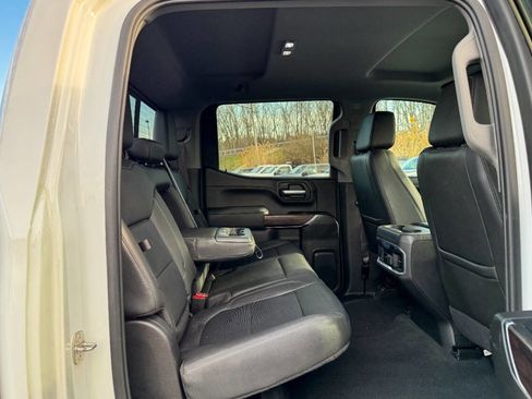 Used 2022 GMC Sierra 1500 SLT w/ SLT Premium Plus Package AWD/4WD image 16
